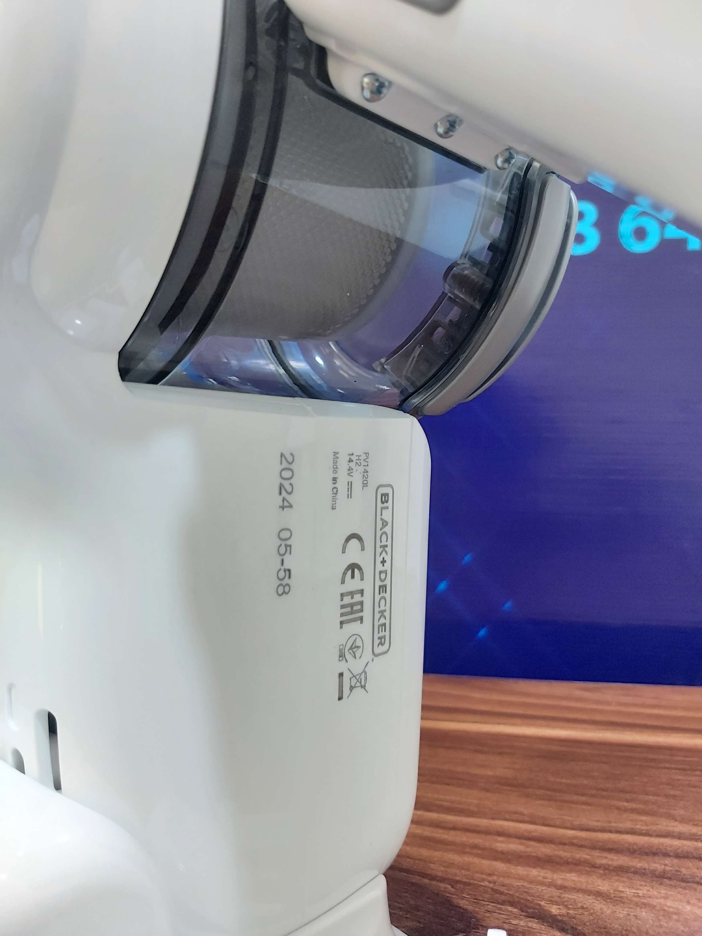 جاروشارژی دسته کوتاه بلک اندیکرPV 1420 اصلی 